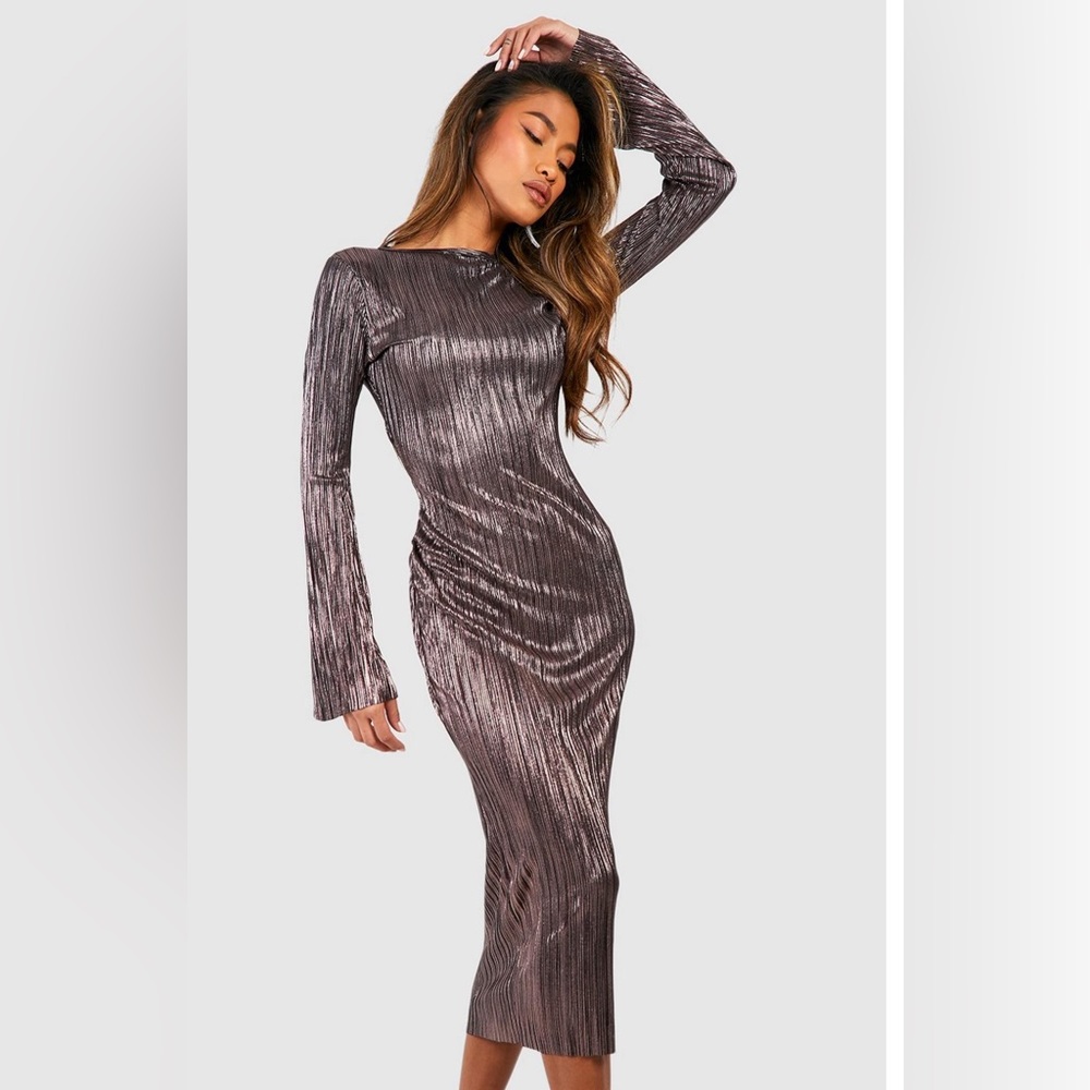 Metallic plisse flare sleeve midi dress